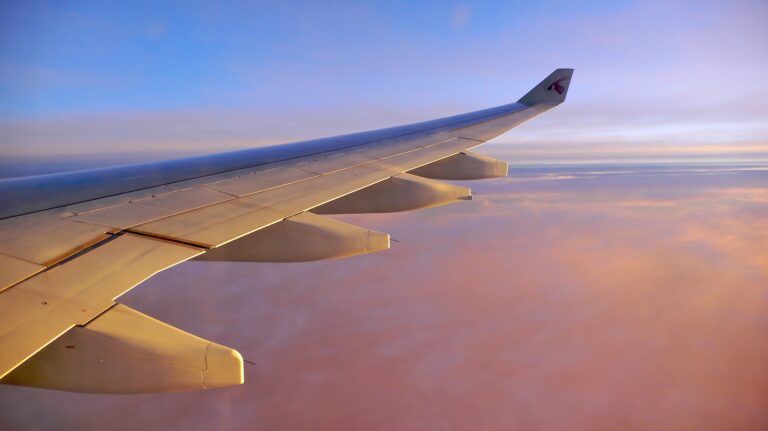 Sunset_over_Saudi_Arabia_onboard_Qatar_Airways